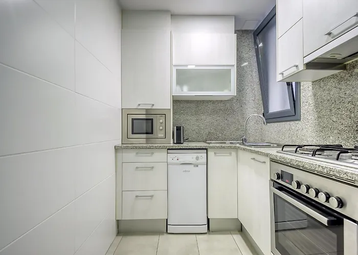 In By The Росас