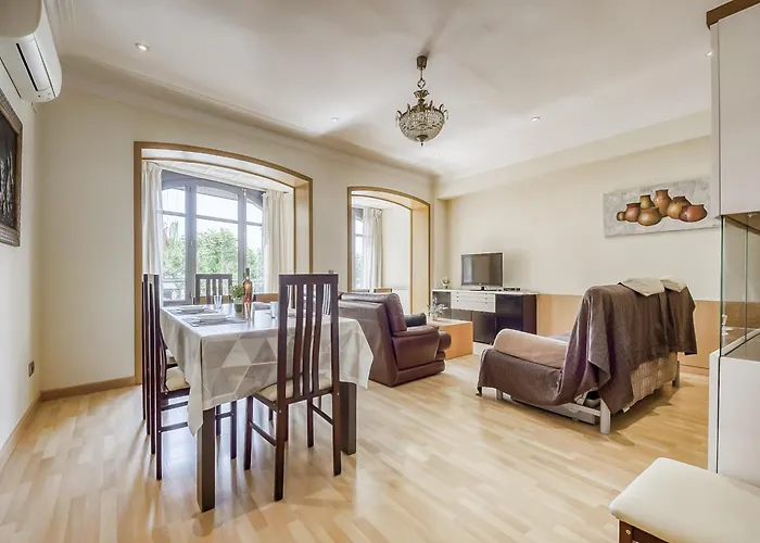 In By The Апартаменты